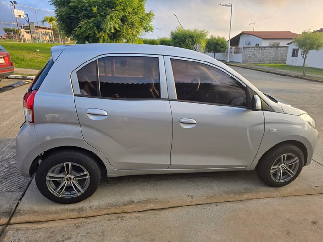 SE VENDE HYNDAI ATOS 2023 