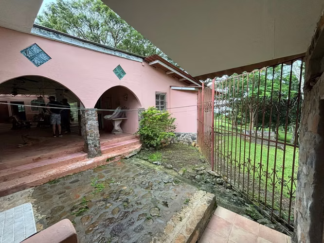 SE VENDE CASA EN EL VALLE DE ANTON