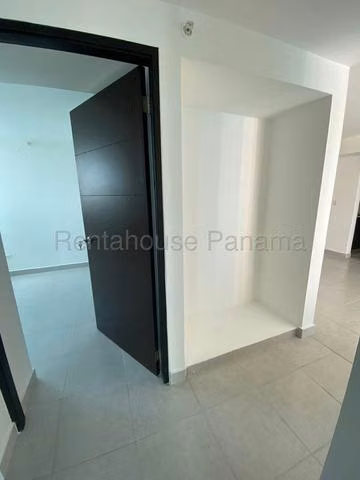 Alquiler de apartamento en PH Premium Carrasquilla IH26-5249