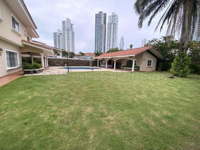 Alquiler de casa en Costa del Este, PH Costa Serena con piscina 27LGG2200