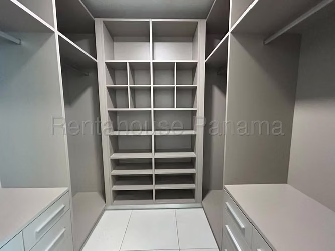 Venta de Exclusivo Apartamento completamente Amoblado en Costa del Este 27*1300Mfk - Imagen 14