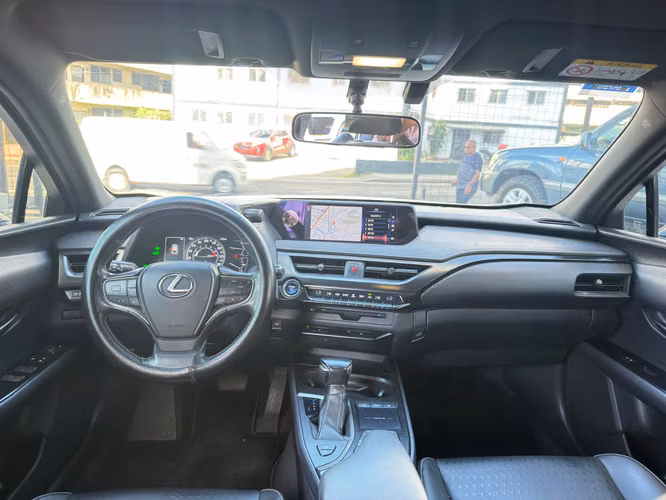 LEXUS UX250h 2020