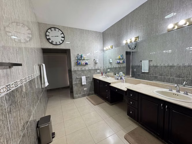 ALQUILER CASA COSTA DEL ESTE 1300M2 DE TERRENO LUJOSA CON PISCINA MLD - Imagen 18