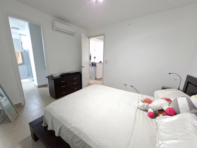 Apartamento en alquiler a pasos de Av Balboa 1REC / 1.5BAÑ / BALCON