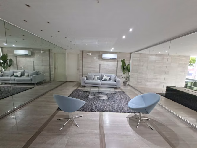Apartamento en alquiler a pasos de Av Balboa 1REC / 1.5BAÑ / BALCON