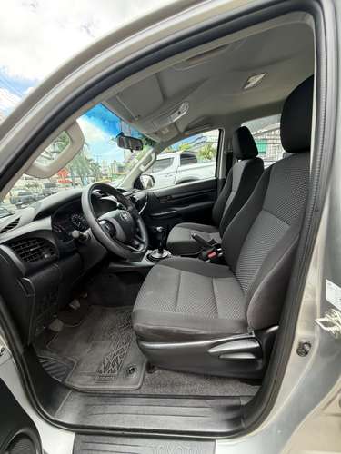 TOYOTA HILUX 2024 - Imagen 5