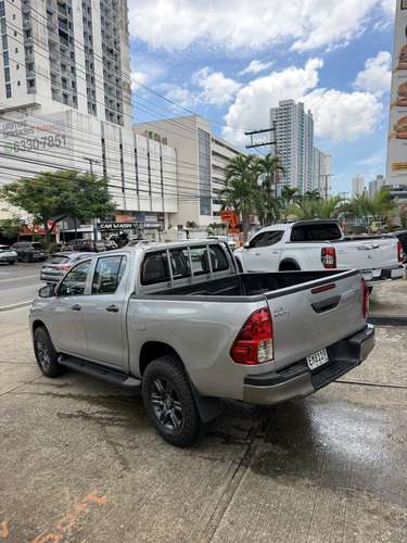 TOYOTA HILUX 2024 - Imagen 4