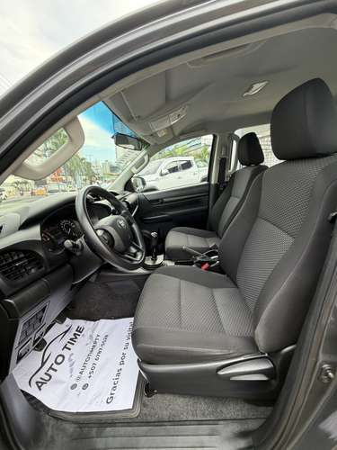 TOYOTA HILUX 2023 - Imagen 5