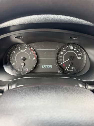 TOYOTA HILUX 2023 - Imagen 8