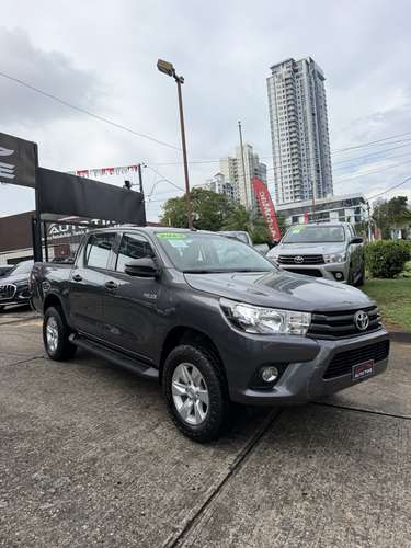 TOYOTA HILUX 2023 - Imagen 2