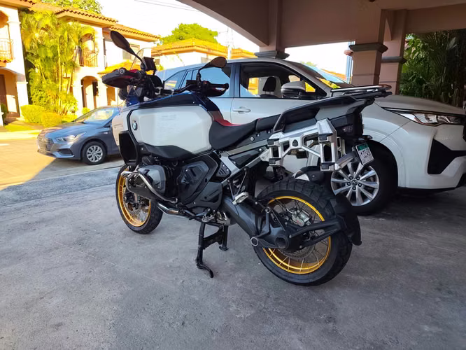 Moto BMW R1300GS ADVENTURE 2025
