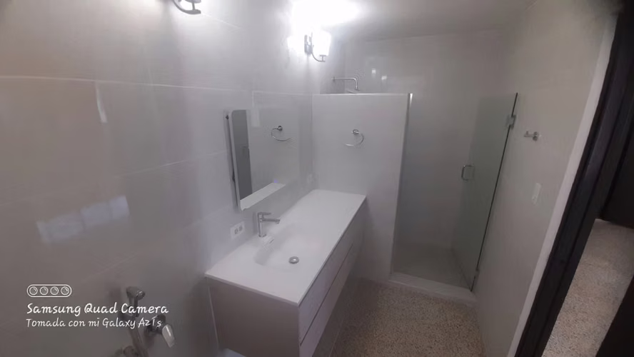 ALQUILER APARTAMENTO REMODELADO EN OBARRIO  - Imagen 17