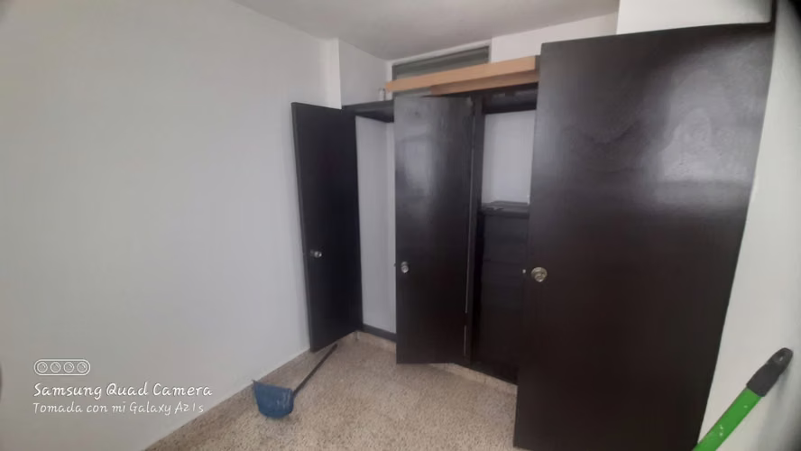 ALQUILER APARTAMENTO REMODELADO EN OBARRIO  - Imagen 3