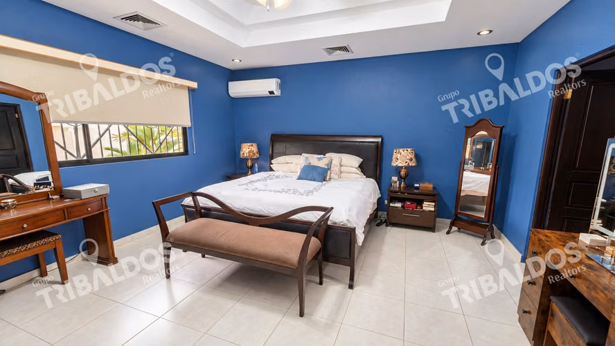 Venta de Casa con piscina en La Loma, Hato Pintado