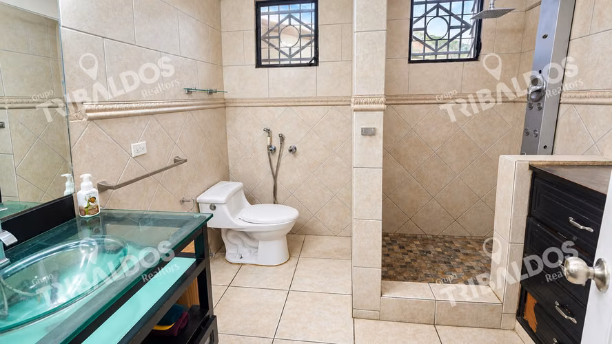 Venta de Casa con piscina en La Loma, Hato Pintado