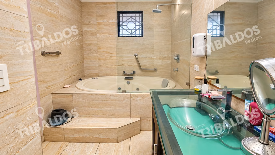 Venta de Casa con piscina en La Loma, Hato Pintado