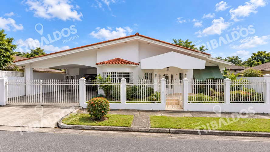 Casa en Venta en El Dorado | 3 Recámaras, Patio y Excelente Ubicación