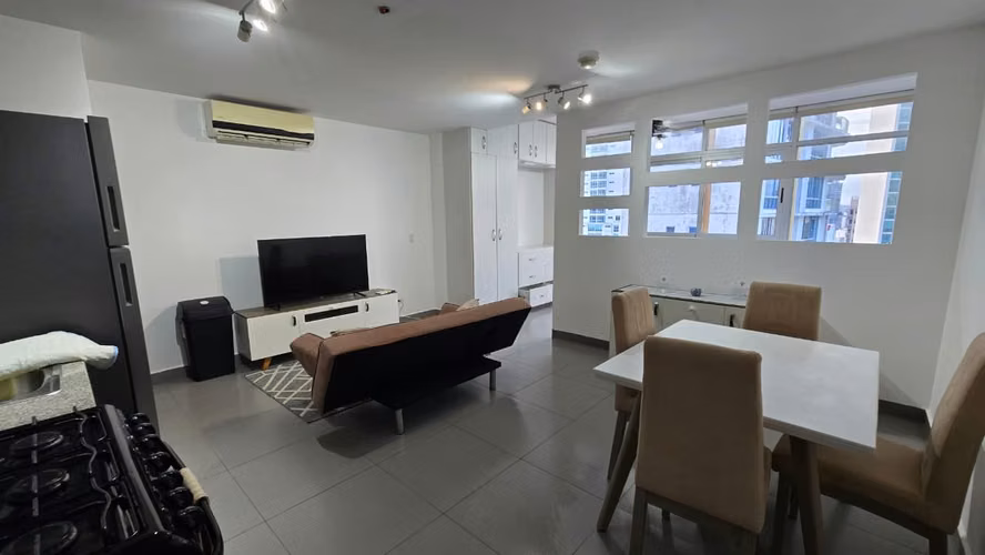 ALQUILO APARTAMENTO EN BELLA VISTA, 1 RECAMARA, AMOBLADO, 45M2, PISO ALTO.