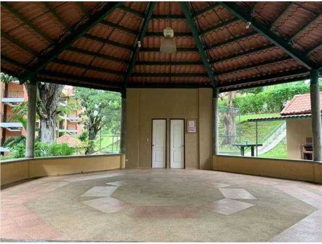 ALBROOK / 2 NIVELES · AGUA Y GAS INCL. / $1,500 · 3 REC