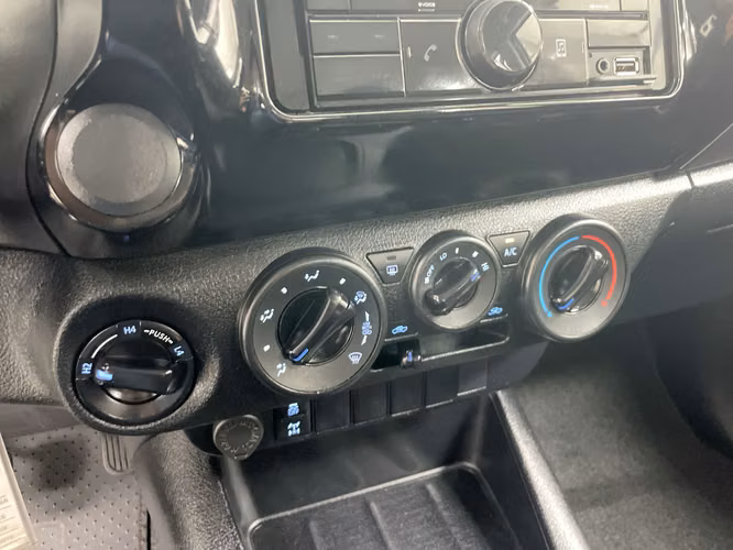 TOYOTA HILUX - 2025 - PPHX - Automarket - Imagen 9