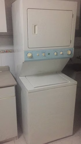 Aprovecha apto en plaza edinson 2recamaras 2baños 750$ solo aires estufa y centro del lavado  - Imagen 7