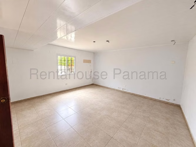 J1582GRR Venta de Casa en Las Cumbres 