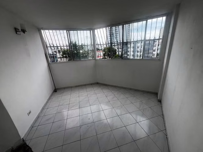Alquilo Apto. 2rec Parque Lefevre - Imagen 5