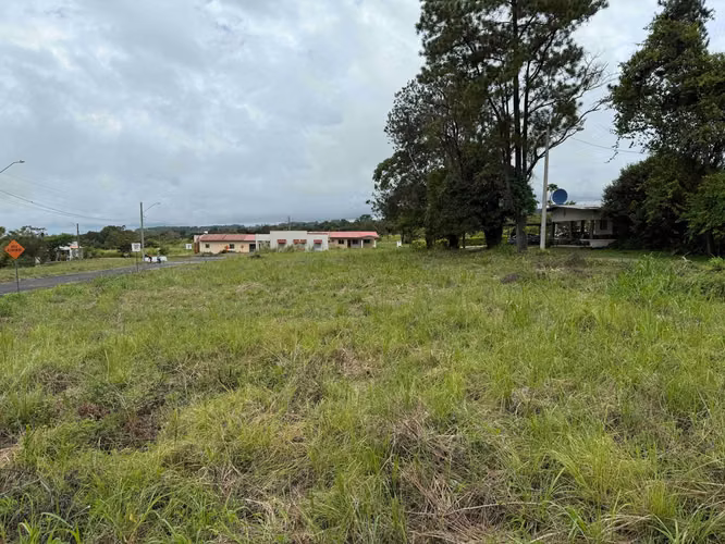 Esquina comercial en Alto Boquete con doble frente a calle - Imagen 7