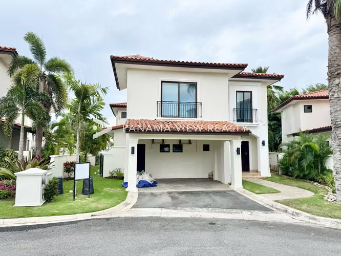 CASA FRENTE AL MAR - BUENAVENTURA