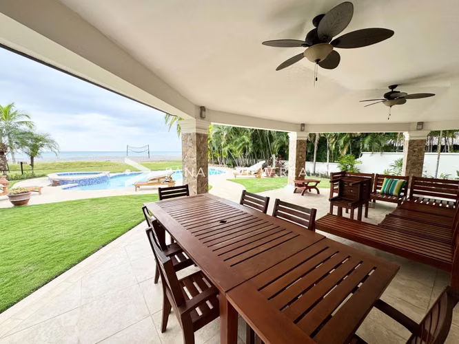 CASA FRENTE AL MAR - BUENAVENTURA