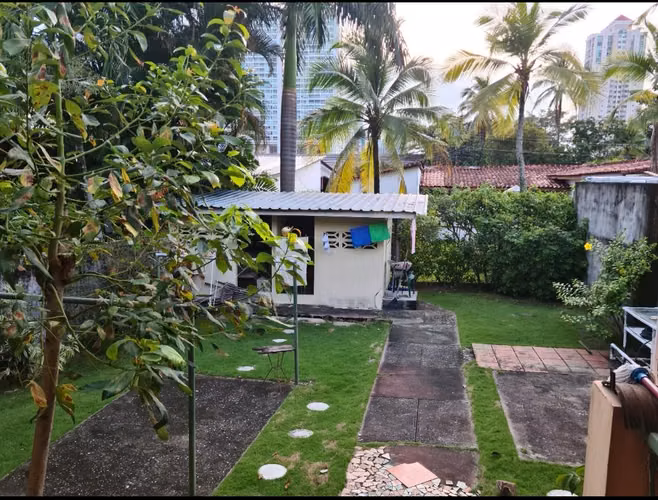 GANGA!!! VENDO CASA EN EL CENTRO DE SAN FRANCISCO DE 2 PISOS 
