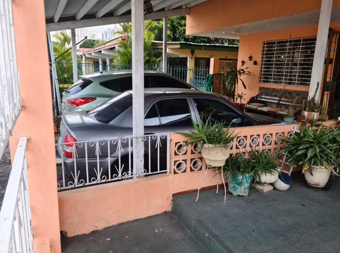 GANGA!!! VENDO CASA EN EL CENTRO DE SAN FRANCISCO DE 2 PISOS 