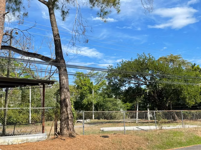 SE Vende Lote - esquina  - Imagen 1