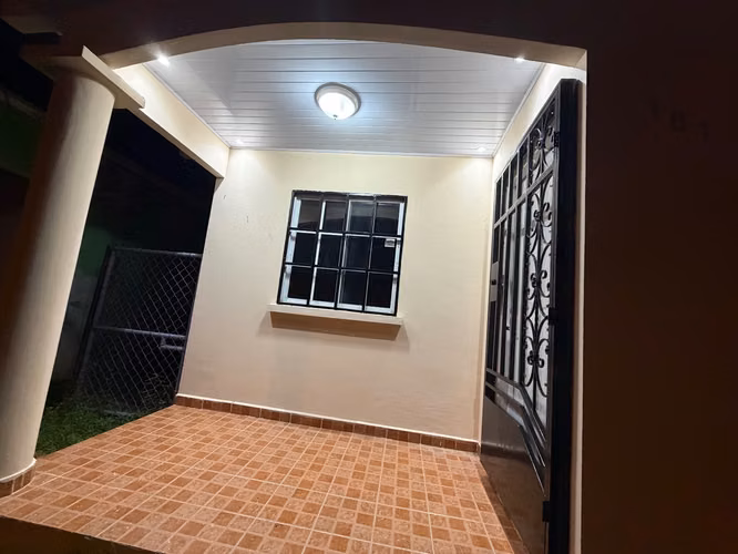 Se alquila casa en Villas de Llano Marin 