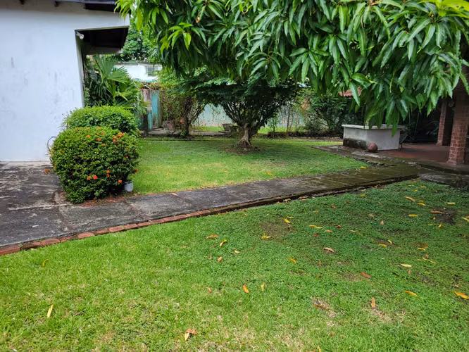 Venta de casa en Altos del Golf