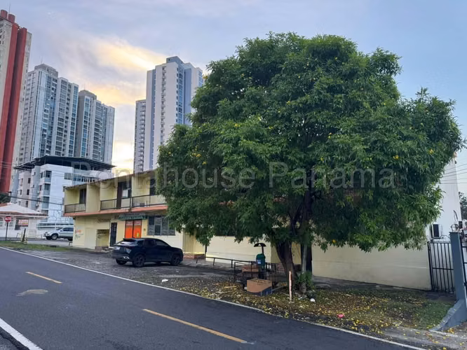 Se Vende Edificio en Parque Lefevre MDV27-2585