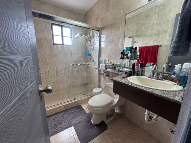 J1262GRR Venta de Casa en Las Cumbres 