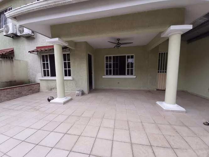 VENDO LINDA CASA EN RESIDENCIAL CERRADO