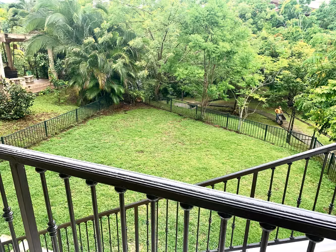 VENDO EXCLUSIVO APARTAMENTO GARDEN CON PATIO EMBASSY CLUB