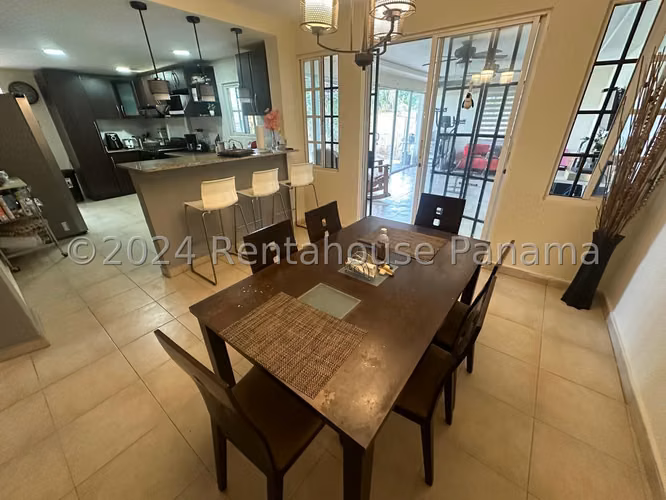 Venta Casa Dúplex Villa Zaita - YD