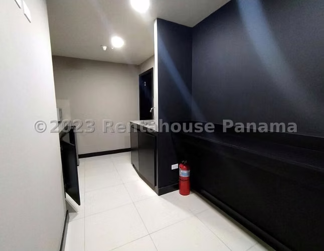 Oficina en venta y alquiler Calle  MMM