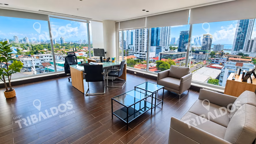 Venta de Oficina en PH BMW Plaza, Calle 50