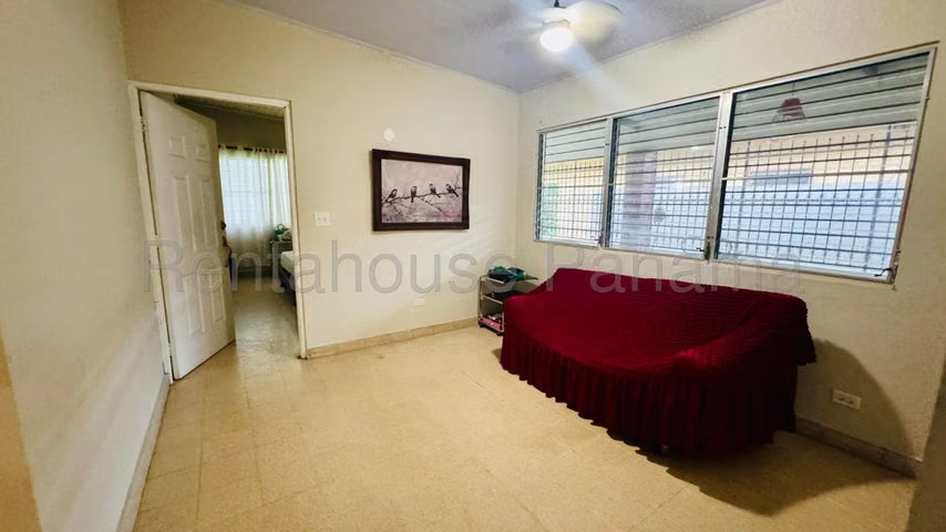 J1869GRR Venta de Casa en Chanis  - Imagen 12