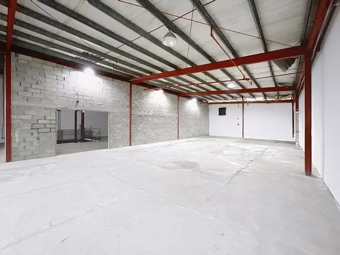 Bodega rental in Industrial Park - Costa del Este