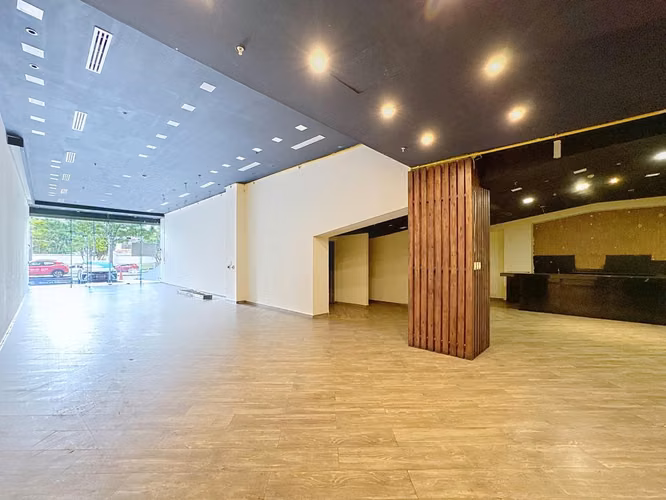 Rental of commercial space on the east coast, Boulevard Plaza