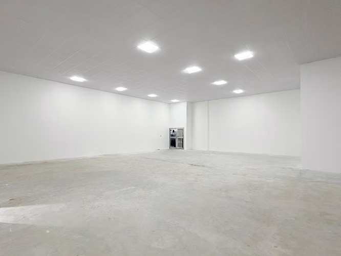 Alquiler de local comercial o bodega en Chanis – Plaza Ágora - Imagen 8