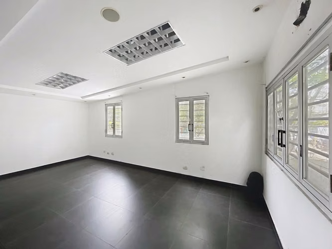 Venta de Plaza Comercial en Santa Elena