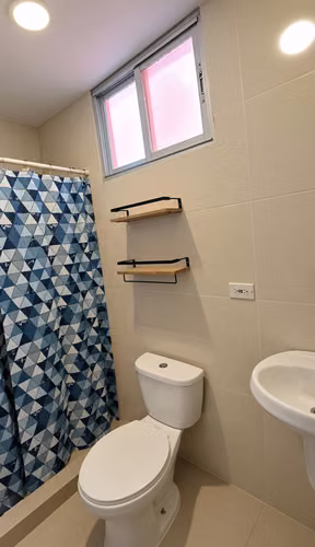  APARTAMENTO CON VISTA AL PARQUE OMAR AMOBLADO | $1.000 - Imagen 6