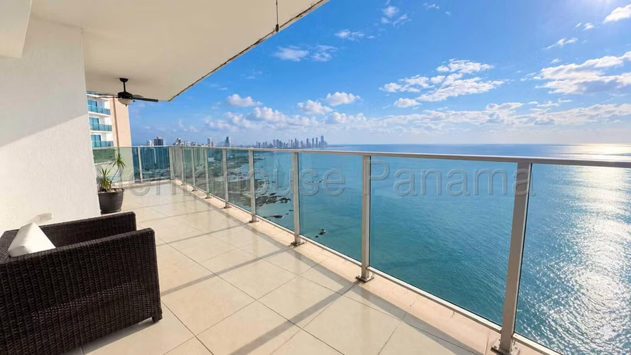 Apartment rental in Punta Pacifica AK