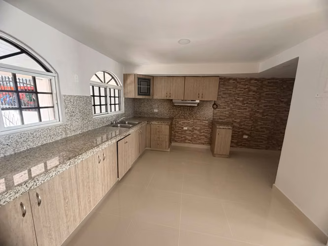 Casa en venta en Villa zaita cercana al metro avenida Principal (AA) - Imagen 3